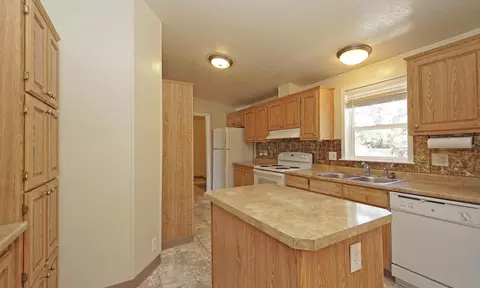 10461 Old Oak Ln, Redding, CA 96003 photo 21