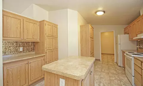 10461 Old Oak Ln, Redding, CA 96003 photo 5