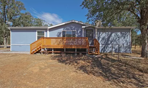 10461 Old Oak Ln, Redding, CA 96003 photo 2