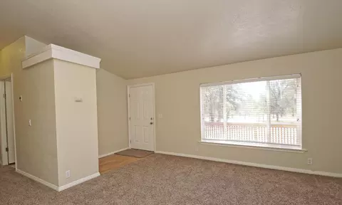 10461 Old Oak Ln, Redding, CA 96003 photo 17