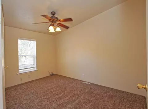 10461 Old Oak Ln, Redding, CA 96003 photo 15