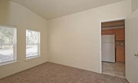 10461 Old Oak Ln, Redding, CA 96003 photo 9