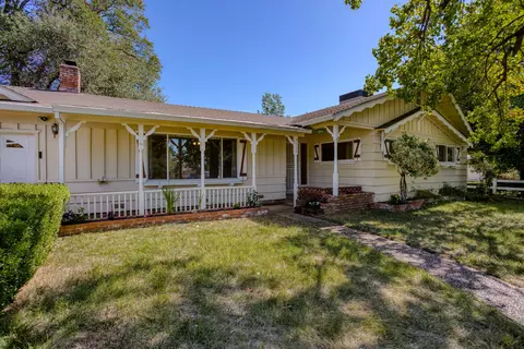 5117 Surrey Dr, Redding, CA 96002 photo 1