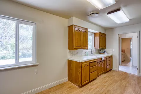 5117 Surrey Dr, Redding, CA 96002 photo 12