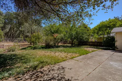 5117 Surrey Dr, Redding, CA 96002 photo 21