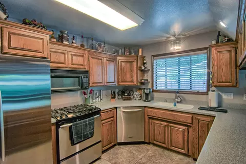 3045 Forest Hills Dr, Redding, CA 96002 photo 13