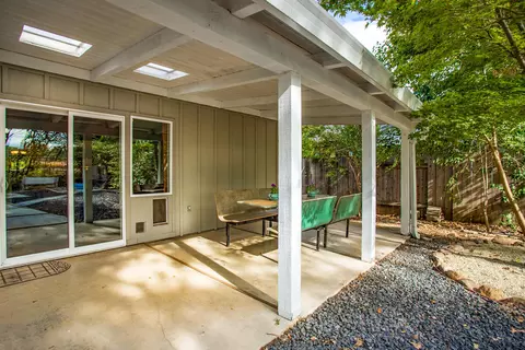 3745 Riverview Dr, Redding, CA 96001 photo 15