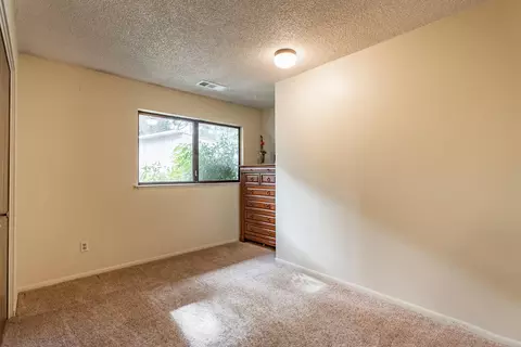3745 Riverview Dr, Redding, CA 96001 photo 14