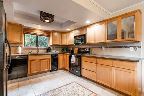 3745 Riverview Dr, Redding, CA 96001 photo 3