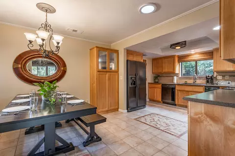 3745 Riverview Dr, Redding, CA 96001 photo 5