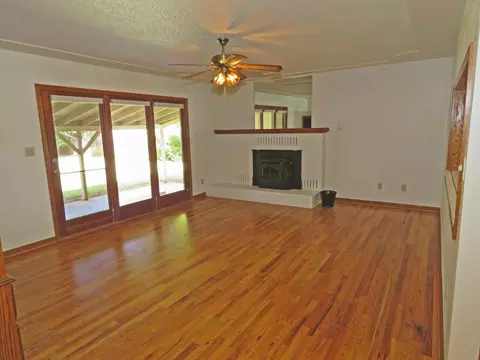 1836 Lindeena Ln, Redding, CA 96002 photo 5