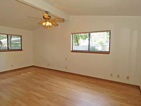 1836 Lindeena Ln, Redding, CA 96002 photo 11