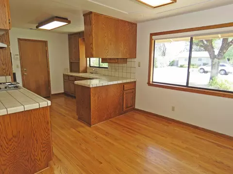 1836 Lindeena Ln, Redding, CA 96002 photo 9