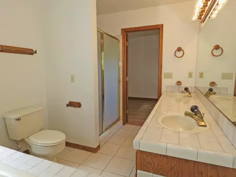 1836 Lindeena Ln, Redding, CA 96002 photo 13