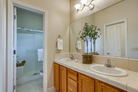 874 Domain Way, Redding, CA 96003 photo 17