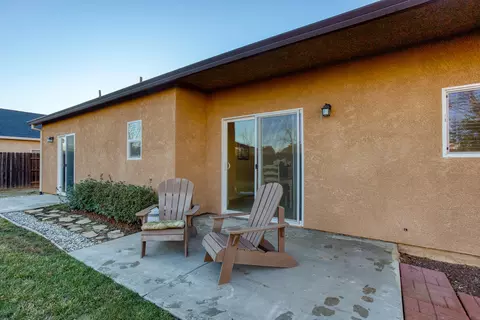 874 Domain Way, Redding, CA 96003 photo 4