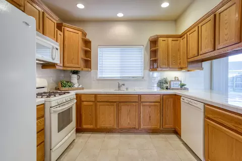 874 Domain Way, Redding, CA 96003 photo 11