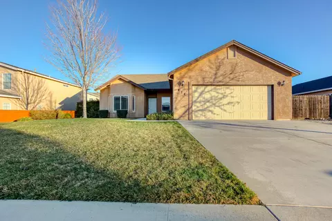 874 Domain Way, Redding, CA 96003 photo 2