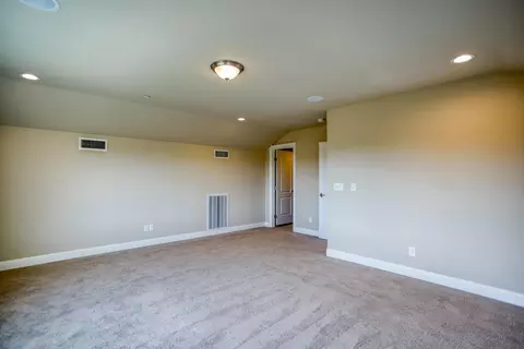 352 Stinson Loop, Redding, CA 96003 photo 11
