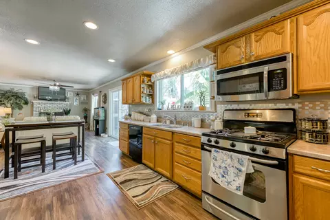 2016 Canyon Rd, Redding, CA 96001 photo 10
