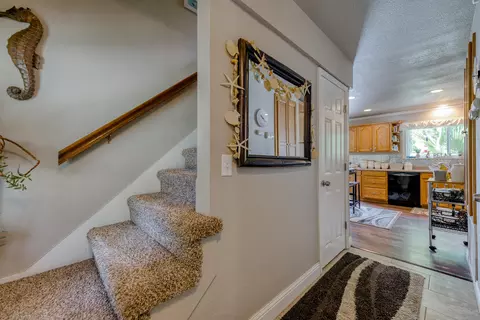 2016 Canyon Rd, Redding, CA 96001 photo 14