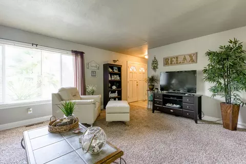 2016 Canyon Rd, Redding, CA 96001 photo 8
