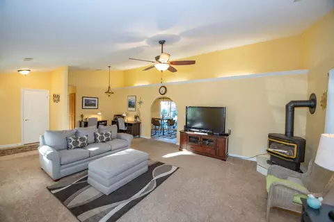 343 Franciscan Trl, Redding, CA 96003 photo 10