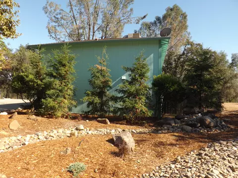 1553 Bramble Pl, Redding, CA 96002 photo 3