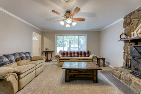 1098 Lorraine Dr, Redding, CA 96002 photo 4