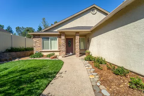 437 Spire Point Dr, Redding, CA 96003 photo 3