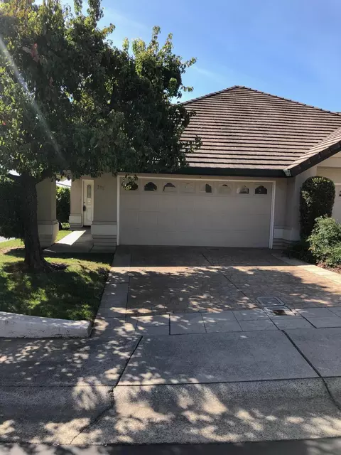 789 Doral Trl, Redding, CA 96003 photo 2