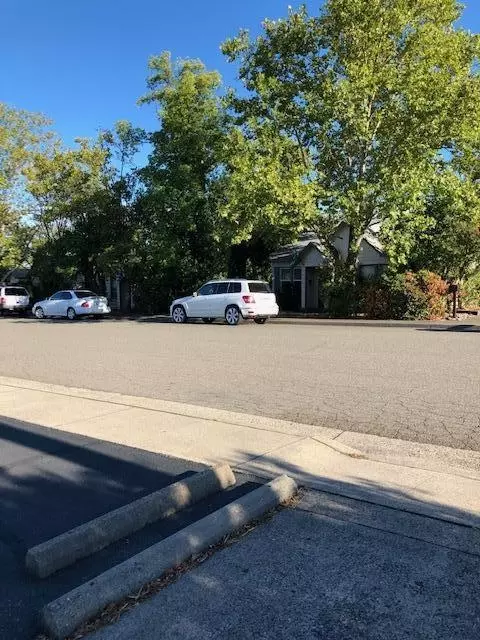 2505 Old Eureka Way, Redding, CA 96001 photo 9