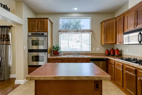 13554 Old Oregon Trl, Redding, CA 96003 photo 4