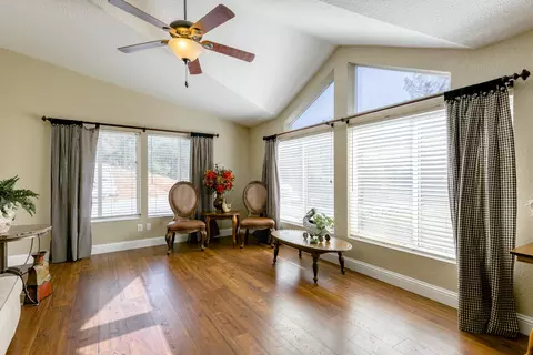 13554 Old Oregon Trl, Redding, CA 96003 photo 3
