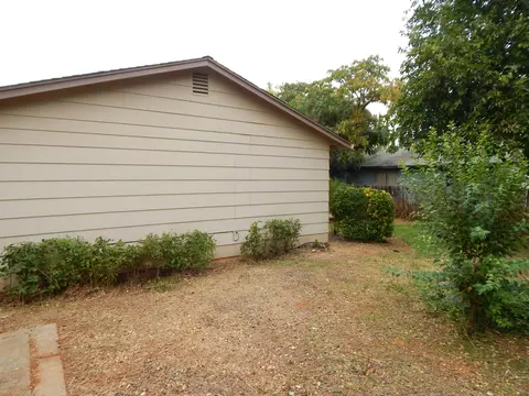2391 Corona St, Redding, CA 96002 photo 45