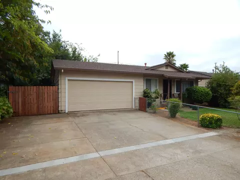 2391 Corona St, Redding, CA 96002 photo 1