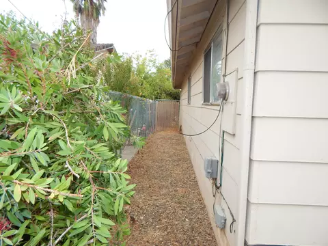 2391 Corona St, Redding, CA 96002 photo 43