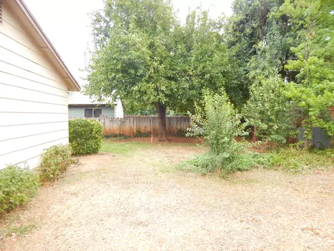 2391 Corona St, Redding, CA 96002 photo 44