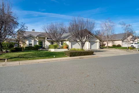 1042 River Ridge Dr, Redding, CA 96003 photo 1