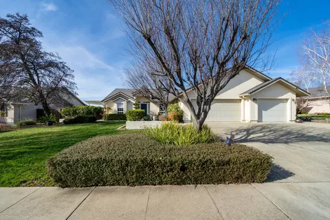 1042 River Ridge Dr, Redding, CA 96003 photo 2