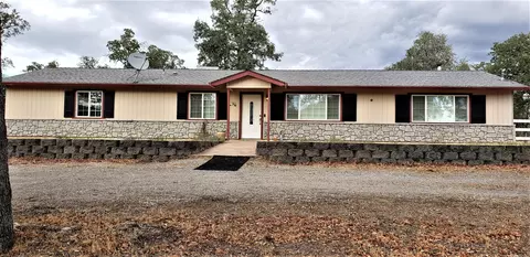 21136 View Lake Dr, Redding, CA 96003 photo 1