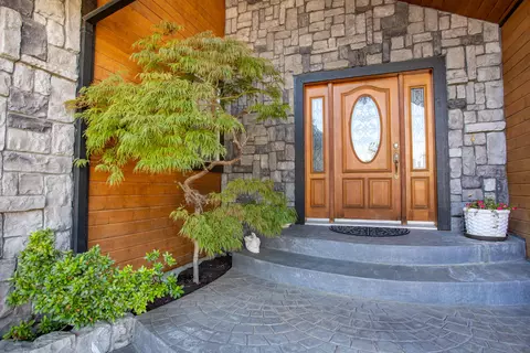 1616 St Andrews Dr, Redding, CA 96003 photo 3