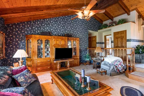 1616 St Andrews Dr, Redding, CA 96003 photo 4