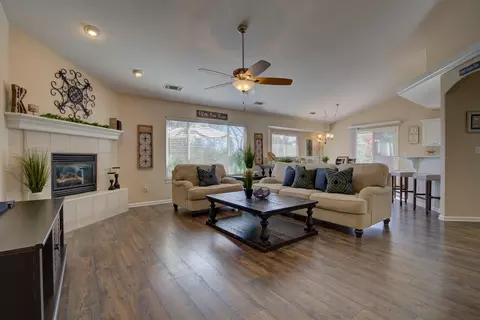 3323 Landmark Ct, Redding, CA 96003 photo 4