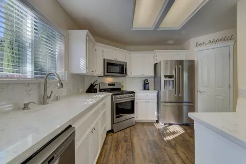 3323 Landmark Ct, Redding, CA 96003 photo 10