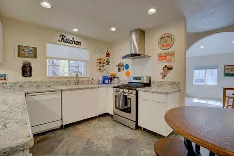 970 Willow Brook Ln, Redding, CA 96003 photo 8