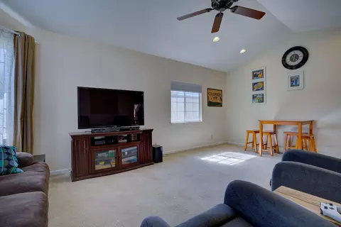 970 Willow Brook Ln, Redding, CA 96003 photo 6