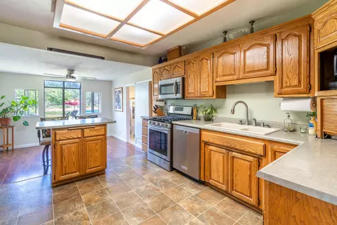 16611 Palm Ave, Anderson, CA 96007 photo 5