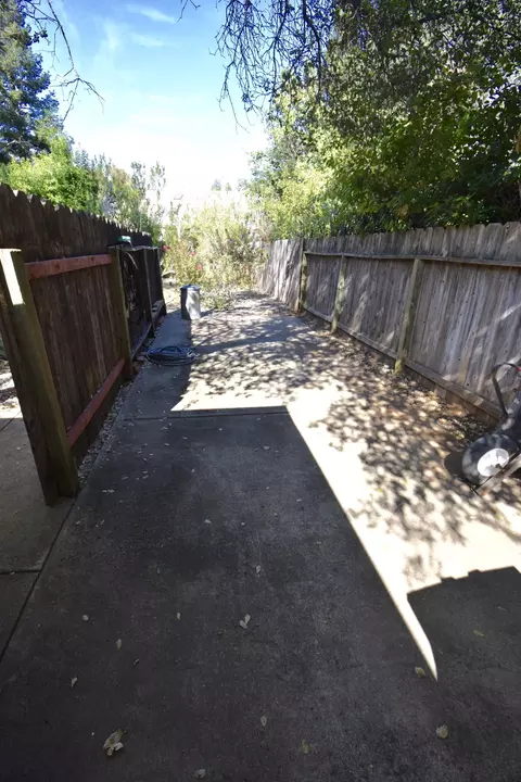 4235 Vista Oaks Ct, Redding, CA 96002 photo 30