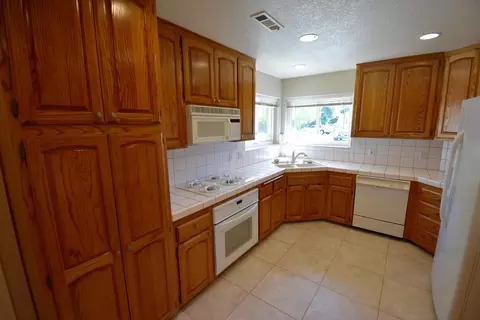 4235 Vista Oaks Ct, Redding, CA 96002 photo 8